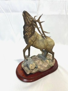 lot 19 image: Vintage 1993 Homco Masterpiece Porcelain Wilderness Elk (9 Tall)