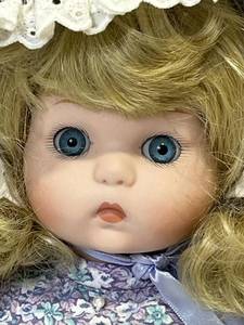 lot 36 image: Vintage Carol Anne Dolls by Bette Ball (Limited Edition 211,000) Musical Doll