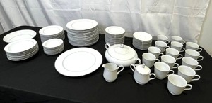 lot 41 image: Vintage Grace Concerto Fine China 88-Piece Set (Made in Japan)