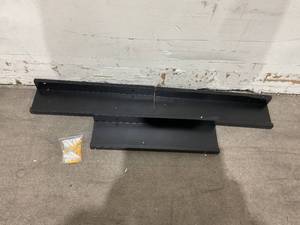 lot 222 image: SET OF 3 - SONGMICS Floating Shelves - Black