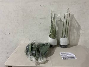 lot 327 image: HAIHONG 2-Pack 3.9 ft. Artificial Bird of Paradise Plants