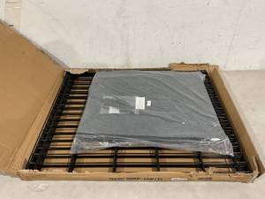 lot 140 image: New World Dog Crate - Medium - Black