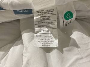 lot 352 image: CozyLux King Size Oeko Tex White Comforter