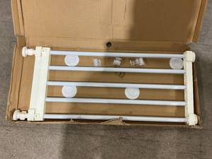 lot 250 image: Short Expandable Dog Gate - White