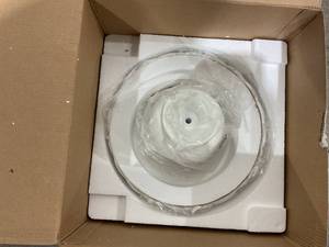 lot 294 image: iPettie Tritone Ceramic Pet Drinking Fountain - White