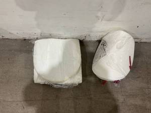 lot 295 image: SET OF 4 - AAAAAcessories U-Shaped Chair Cushions - Red