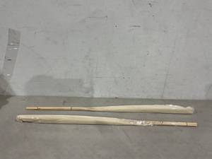 lot 429 image: LOT OF 10 White Pampas Grass Stems