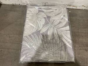 lot 487 image: CAMILSON IndoorOutdoor Rug, Beige