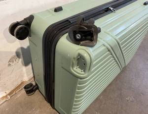 lot 39 image: Primicia Lightweight Spinner Suitcase Luggage Set (202529)- Green - PLEASE READ