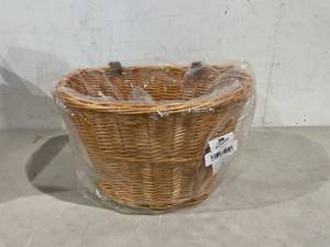 lot 455 image: Vintiquewise Wicker Front Bike Basket