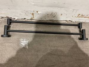 lot 492 image: TocTen Double Bath Towel Bar - Black