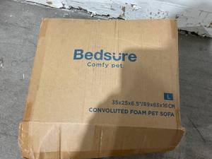lot 498 image: Bedsure Large Cozy Pet Sofa - Grey