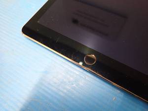 lot 72 image: Apple&nbspiPad Air 2nd Gen A1567  64GB of storage  Cellular carrier is unlocked  Includes Charging cable