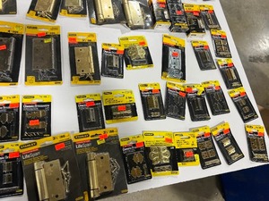 125 ASSORTED STANLEY HINGES