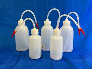 lot 62 image: 5 Polypropylene Laboratory Wash Bottles