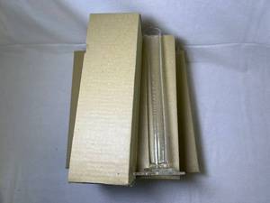 lot 3 image: 6 100 mL Graudated Cylinders