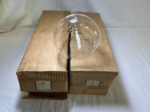 lot 7 image: 2 1000 mL Volumetric Flasks