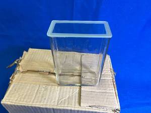 lot 75 image: Case of 4 Museum Jars with Lids