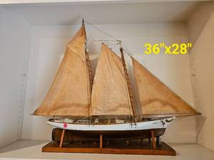 Puritan Yacht Model Boat
