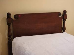 Cozy Antique Handcarved Mahogany Twin Bed Set B