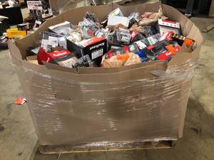 Gaylord of Door Locks and Handles Various Models and Conditions Customer Returns See Pictures
