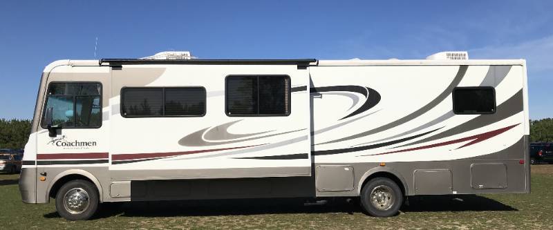 2011 Coachmen Mirada 34 RV
