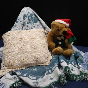 lot 14 image: CHRISTMAS LINENS PLUS