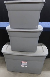 lot 39 image: 3 STERLITE TOTES WITH LIDS