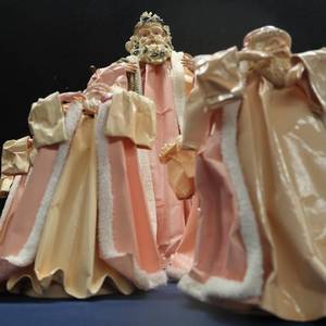 lot 40 image: RARE VINTAGE SILVESTRI PINK FLORAL PAPER MACHE SANTA TREE TOPPER PLUS