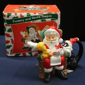 lot 45 image: TWEETY AND SANTA TEAPOT WITH SYLVESTER