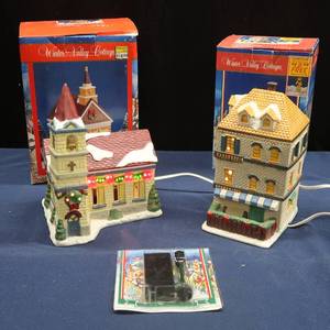 lot 47 image: 2 WINTER VILLAGE COTTAGE PIECESNICE