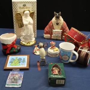 lot 53 image: MISCELLANEOUS CHRISTMAS LOT