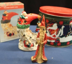 lot 54 image: LOT OF 3 CHRISTMAS