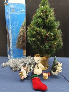 lot 67 image: NEW IN BOX 32 FIBER OPTIC REVOLVING CHRISTMAS TREE