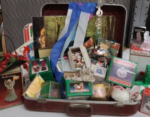 lot 68 image: SURPRISE SUPER CHRISTMAS LOT