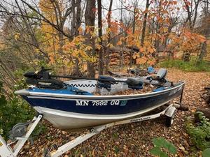 lot 1 image: 1995 Lund 16ft Rebel Adventure Series Outboard Boat in Running Condition with Shorelander Trailer and MinnKota Trolling Motor