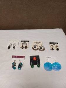 7 PAIRS OF EARRINGS