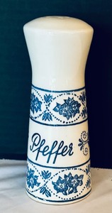 lot 87 image: Vintage Alt-Schcamberg Spice Jars and Pepper Shaker