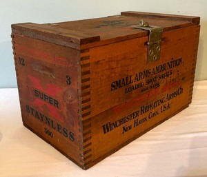 lot 52 image: Vintage Winchester Repeating Arms Company Wooden Hinged Crate