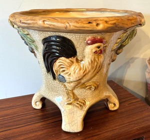 lot 54 image: Cock-A- Doodle-Doo Rooster Decor