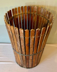 lot 63 image: Fun Vintage Wooden Basket