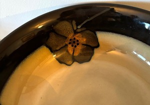 lot 69 image: Painted Poppies Bowl by Pfaltzgraff