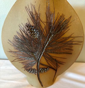 lot 70 image: Stunning Signed Pottery Vase