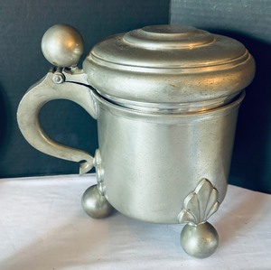 lot 39 image: Pretty Pewter Grouping