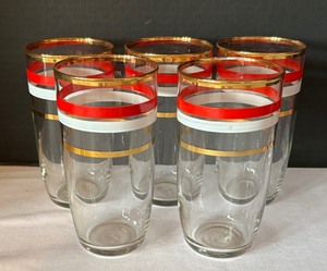 lot 47 image: Variety of Vintage Tumblers