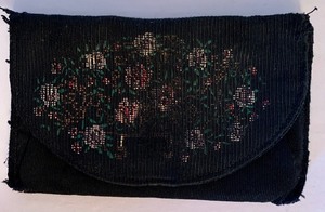 lot 112 image: Wonderful Variety of Wallets and Coin Purses