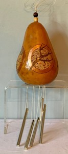 lot 116 image: Fantastic Collection of Gourds Bird Houses and Chime - Set of Five