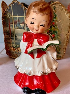 lot 119 image: Adorable Figurines, Singing and Celebrating the Holidays, Set of Five