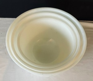 lot 93 image: Set of Vintage Fire King Swirl Nesting Bowls