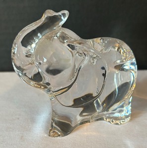 lot 191 image: Crystal Elephant and Bunny Figurines